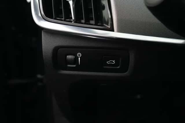 Volvo V90 (2018) thumbnail 54