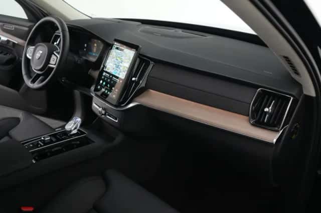 Volvo XC90 (2025) thumbnail 11