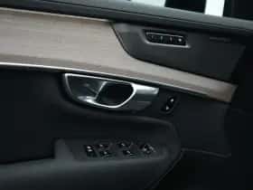 Volvo XC90 (2025) thumbnail 23