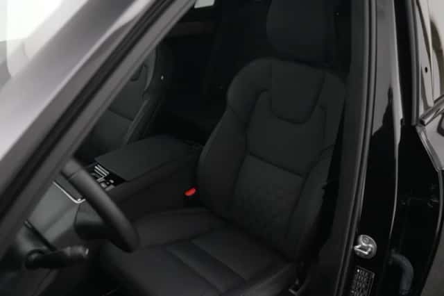 Volvo XC90 (2025) thumbnail 24