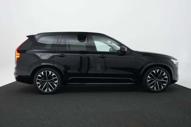 Volvo XC90 (2025) thumbnail 4
