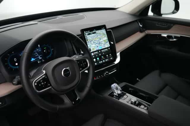 Volvo XC90 (2025) thumbnail 7