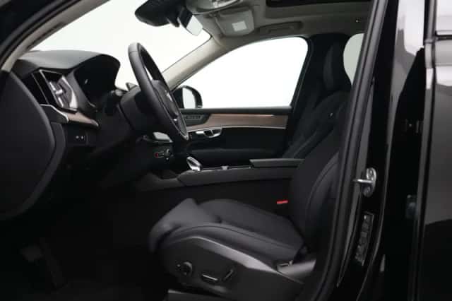 Volvo XC90 (2025) thumbnail 8