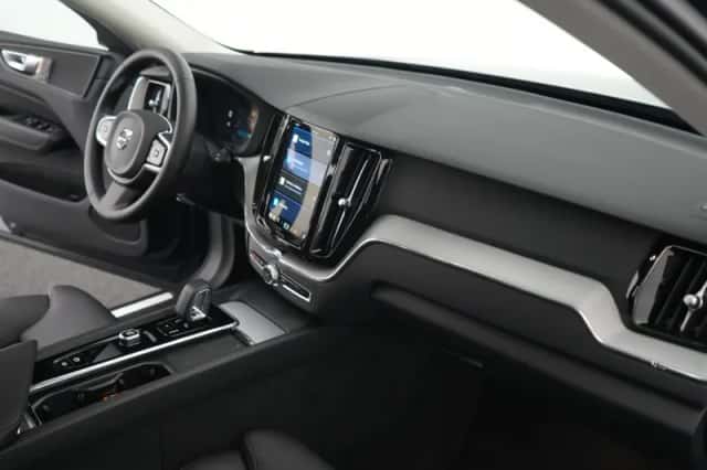 Volvo XC60 (2025) thumbnail 12