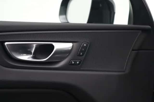 Volvo XC60 (2025) thumbnail 29