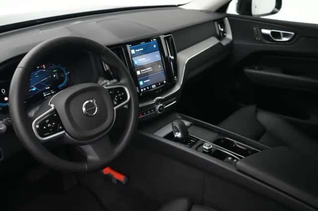 Volvo XC60 (2025) thumbnail 8