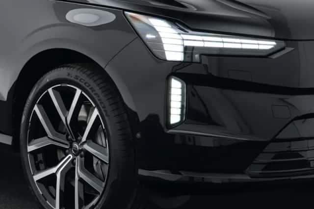 Volvo EX90 (2026) thumbnail 17