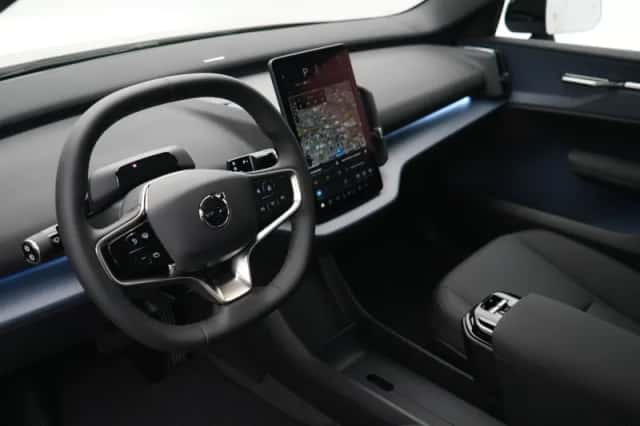Volvo EX30 (2026) thumbnail 8