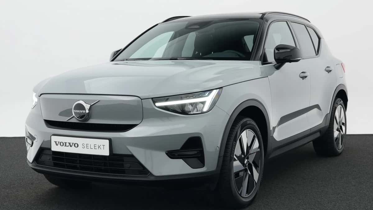 Volvo EX40 (2025) — foto 1