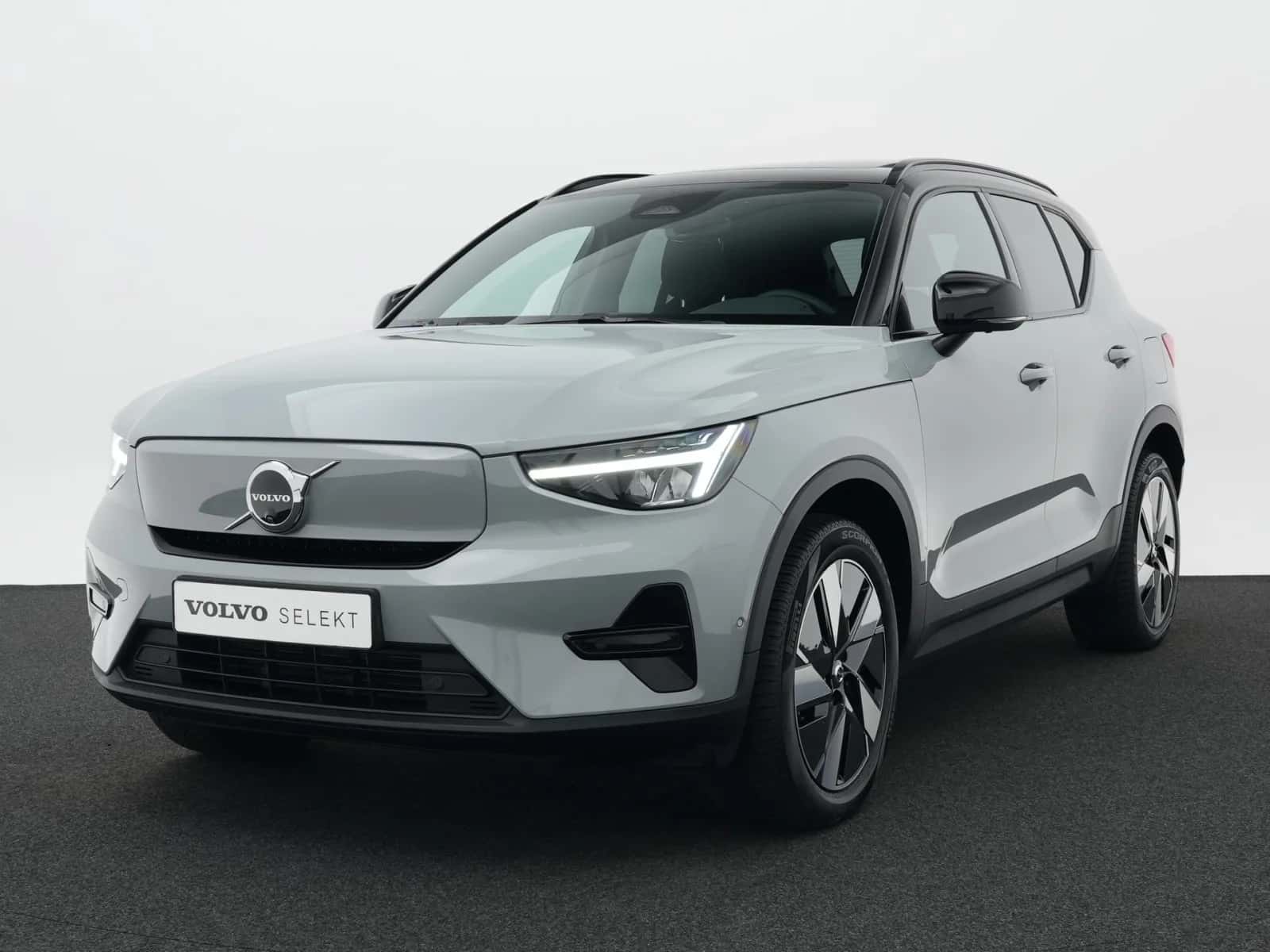 Volvo EX40 (2025) — foto 1
