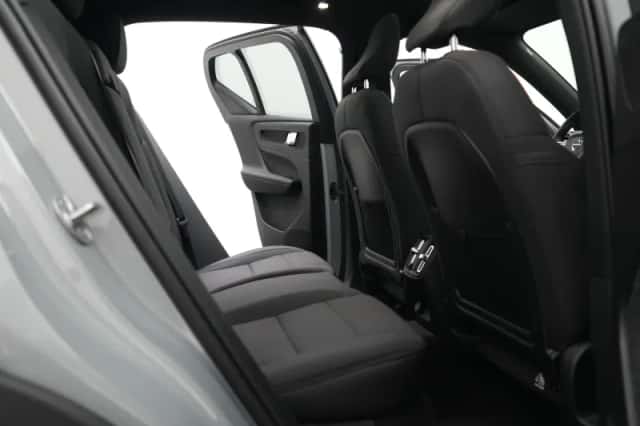 Volvo EX40 (2025) thumbnail 11