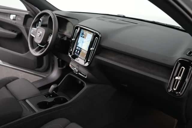 Volvo EX40 (2025) thumbnail 12