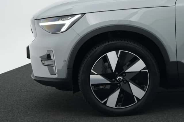 Volvo EX40 (2025) thumbnail 17