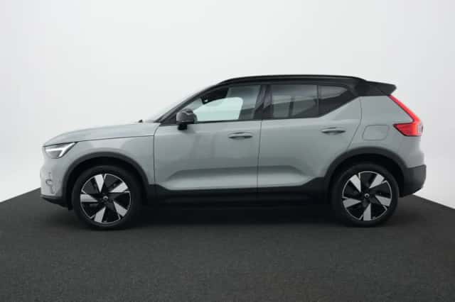 Volvo EX40 (2025) thumbnail 3