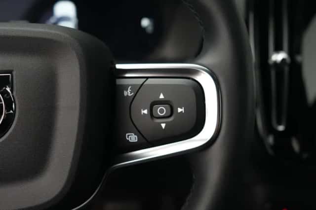 Volvo EX40 (2025) thumbnail 37