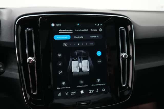 Volvo EX40 (2025) thumbnail 39