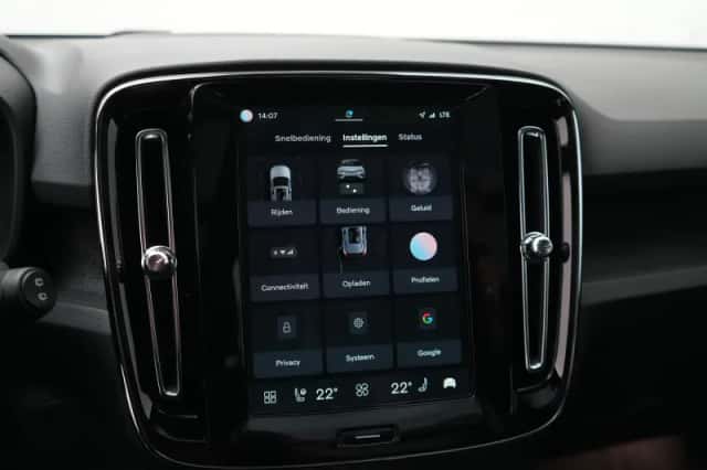 Volvo EX40 (2025) thumbnail 43