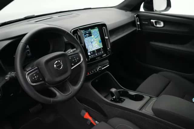 Volvo EX40 (2025) thumbnail 8