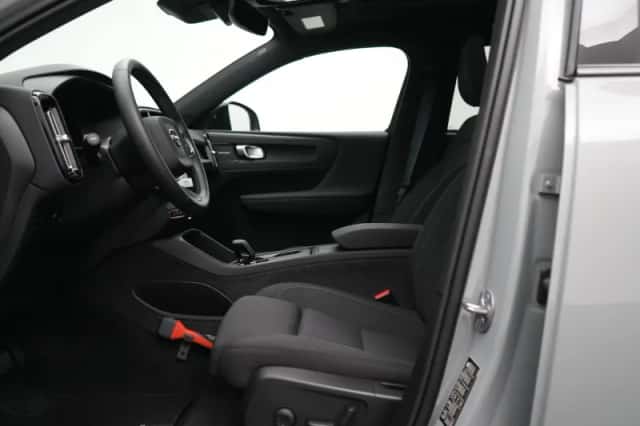 Volvo EX40 (2025) thumbnail 9