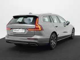 Volvo V60 (2021) thumbnail 2