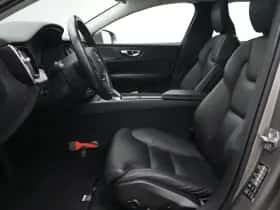 Volvo V60 (2021) thumbnail 9
