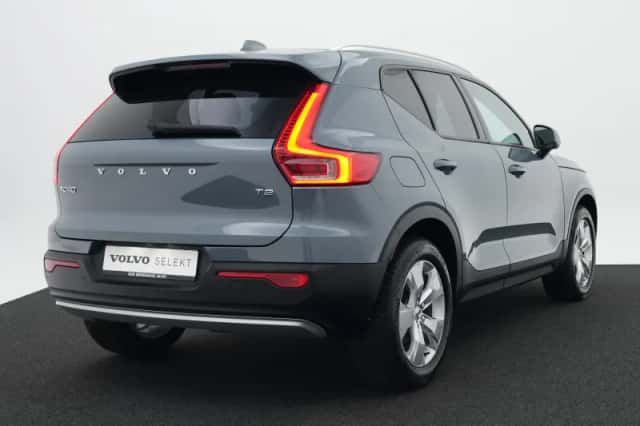 Volvo XC40 (2022) thumbnail 2