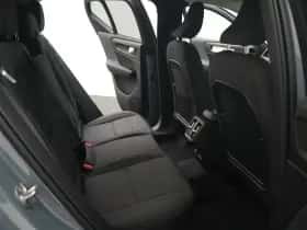 Volvo XC40 (2022) thumbnail 11