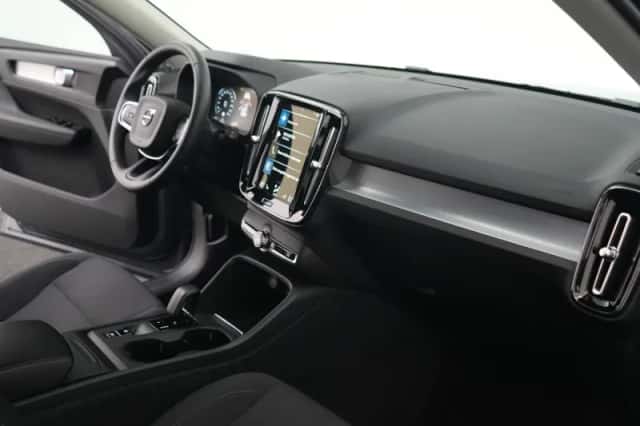 Volvo XC40 (2022) thumbnail 12