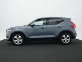 Volvo XC40 (2022) thumbnail 3
