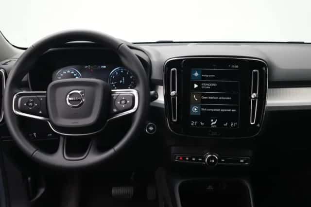 Volvo XC40 (2022) thumbnail 7