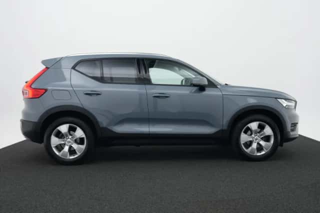 Volvo XC40 (2022) thumbnail 4