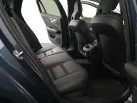 Volvo V60 (2023) thumbnail 10