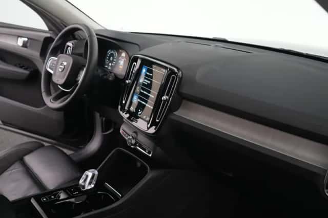 Volvo XC40 (2022) thumbnail 11