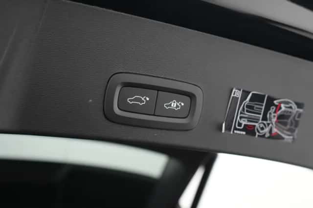 Volvo XC40 (2022) thumbnail 14