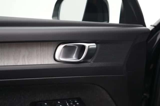 Volvo XC40 (2022) thumbnail 25