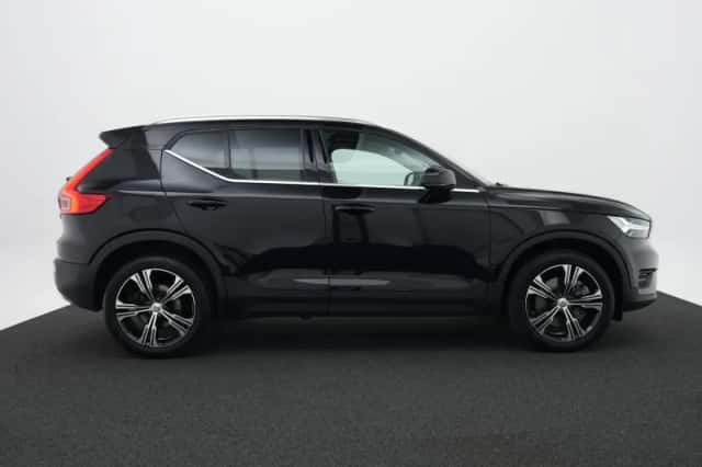 Volvo XC40 (2022) thumbnail 4
