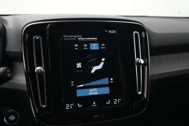 Volvo XC40 (2022) thumbnail 38