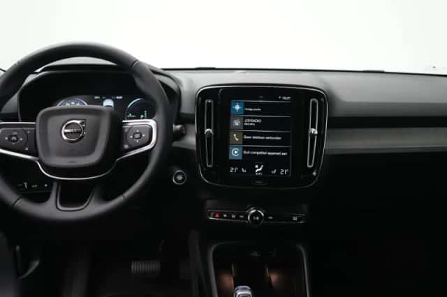 Volvo XC40 (2022) thumbnail 7