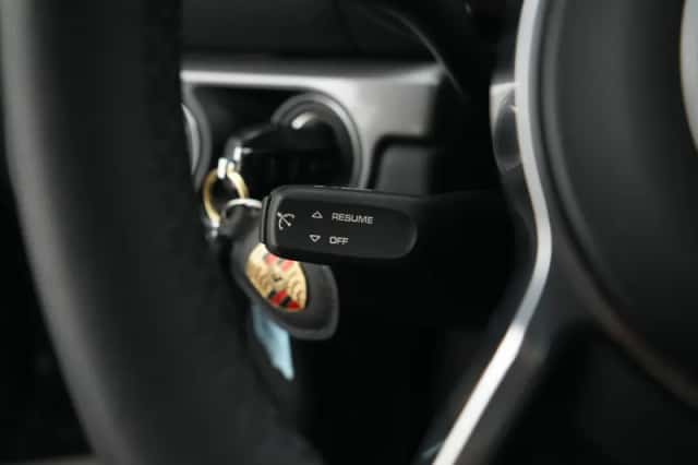 Porsche 718 Cayman (2019) thumbnail 25