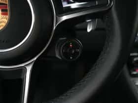 Porsche 718 Cayman (2019) thumbnail 26