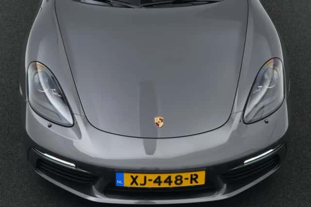 Porsche 718 Cayman (2019) thumbnail 28