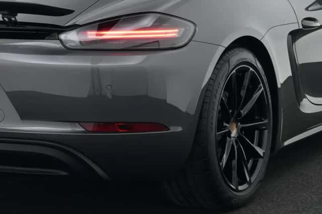 Porsche 718 Cayman (2019) thumbnail 29