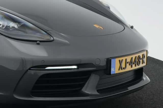 Porsche 718 Cayman (2019) thumbnail 34