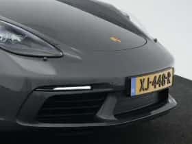 Porsche 718 Cayman (2019) thumbnail 34