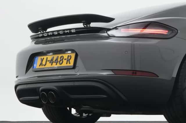 Porsche 718 Cayman (2019) thumbnail 35