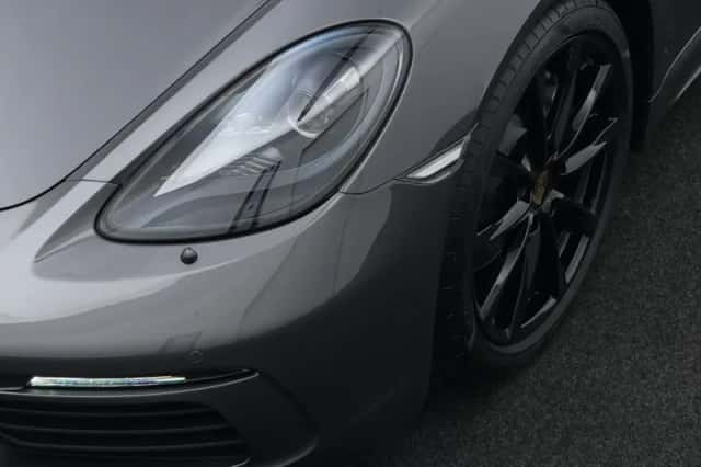 Porsche 718 Cayman (2019) thumbnail 36