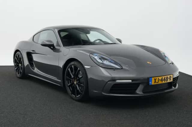 Porsche 718 Cayman (2019) thumbnail 42
