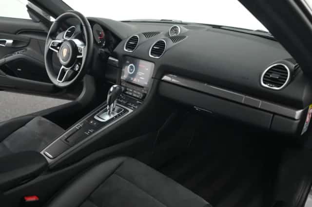 Porsche 718 Cayman (2019) thumbnail 9