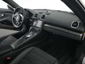 Porsche 718 Cayman (2019) thumbnail 9