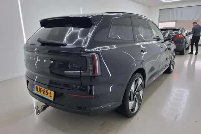 Volvo EX90 (2025) thumbnail 2
